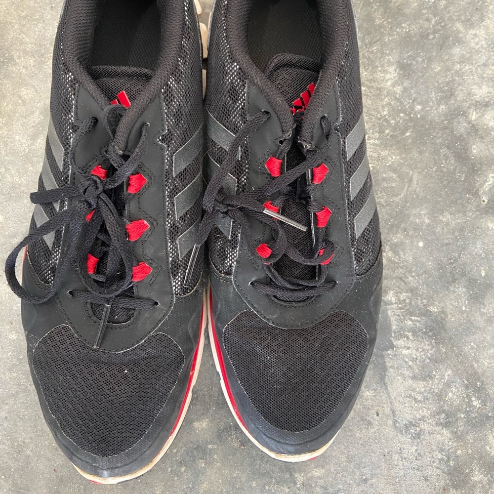 Men’s Adidas Trainer Shoe - 12 1/2